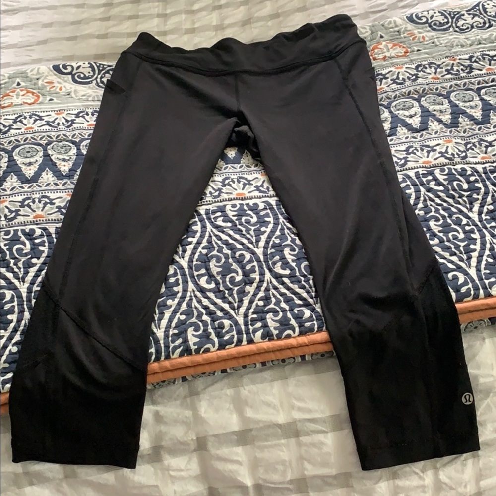 Lululemon black crop leggings